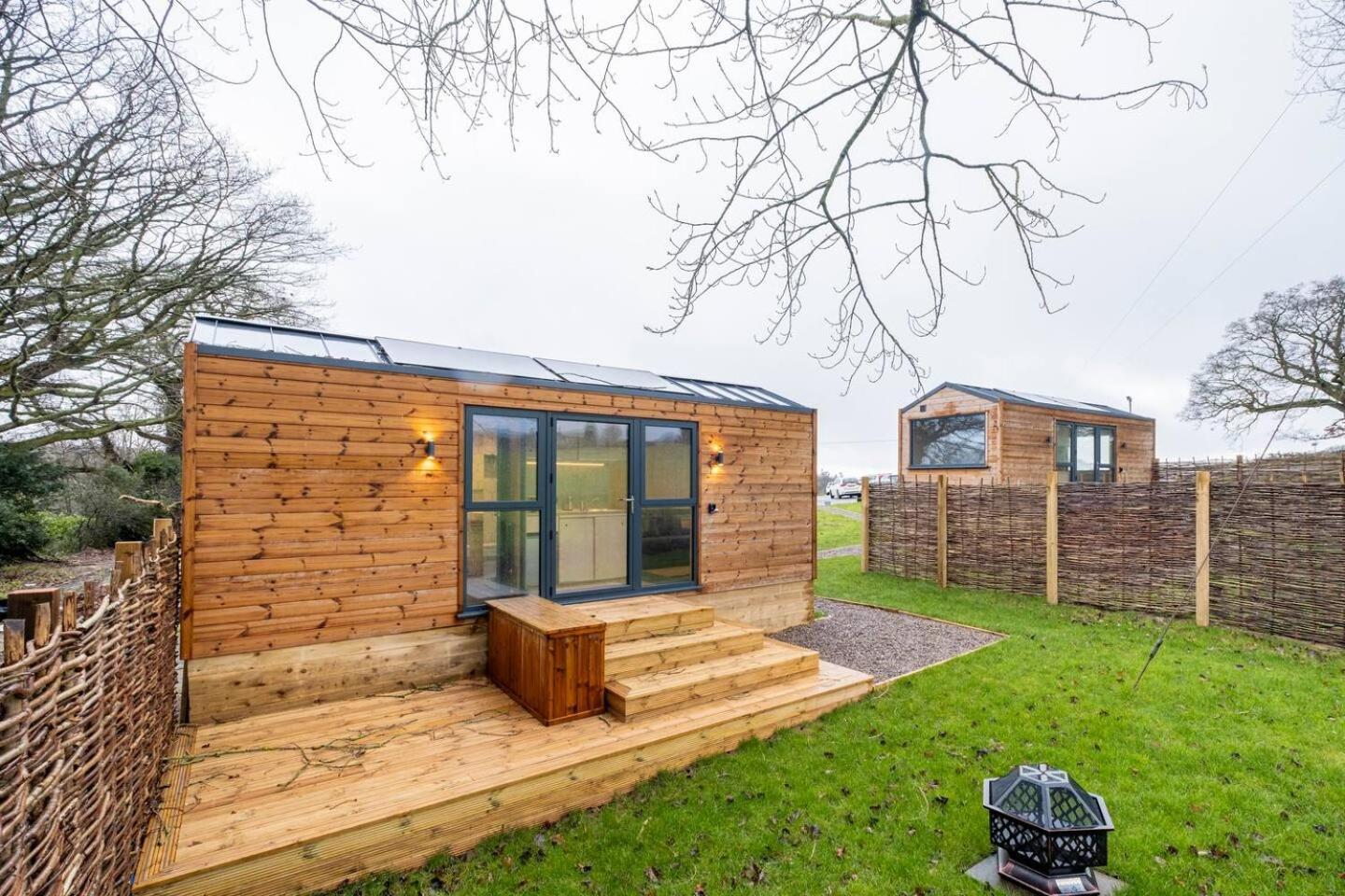 Beautiful Cabins In Herefordshire Countryside Экстерьер фото